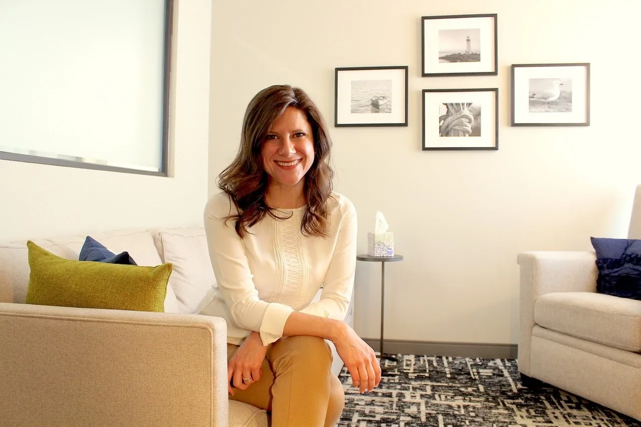 Meet Dr. Rovnak: Psychologist Specializing in Anxiety Therapy